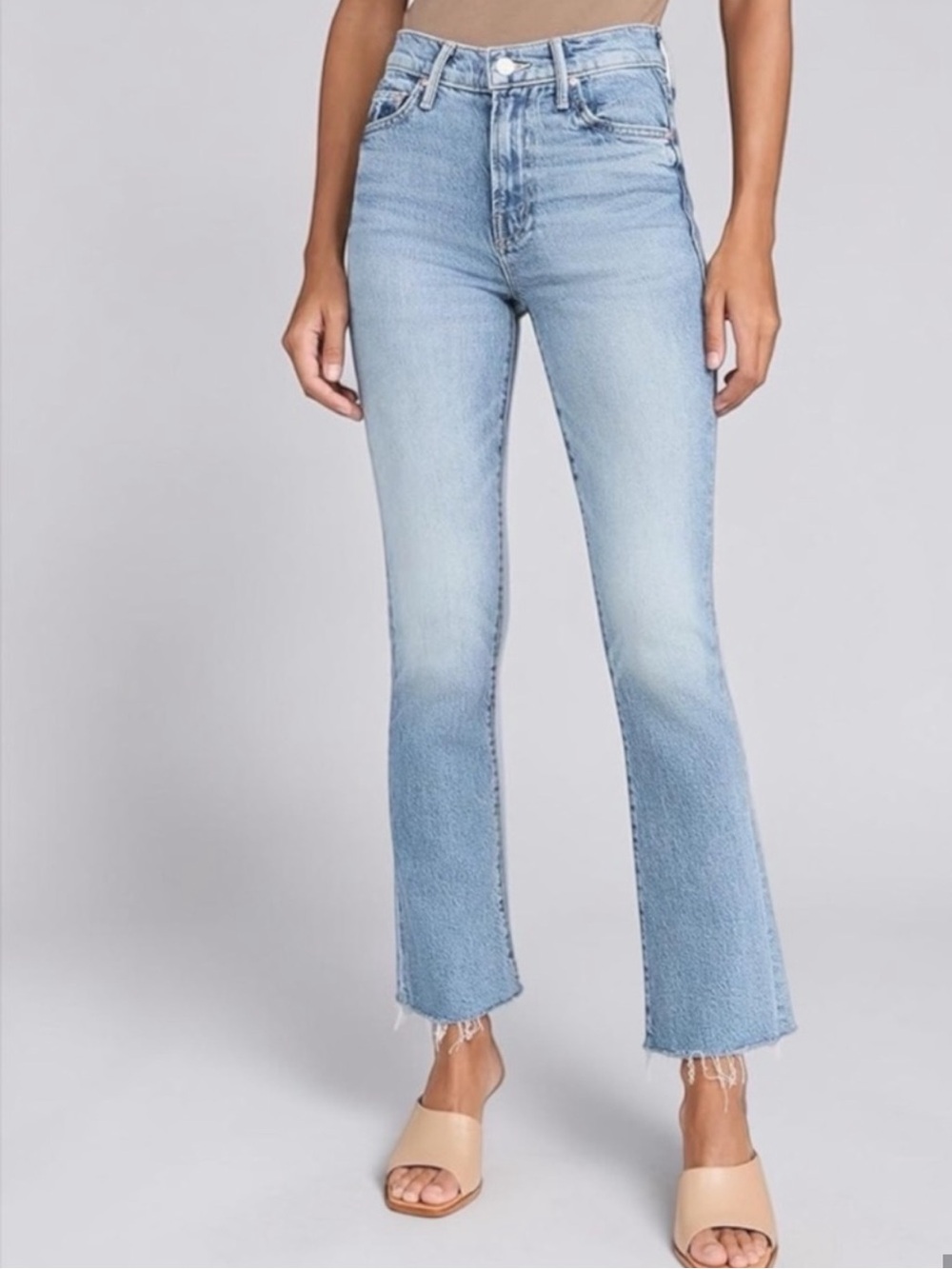 MOTHER DENIM The Weekender
Fray Jeans in Breaking Out Size 27